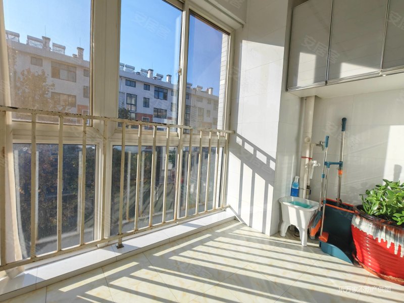 金马怡园多层三楼带车库102平精装三室落地窗85万近潍坊学院