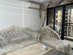 惠州惠阳淡水中心区业主重新粉刷墙面 配置欧美复古风格家具 租金能聊出租房源真实图片