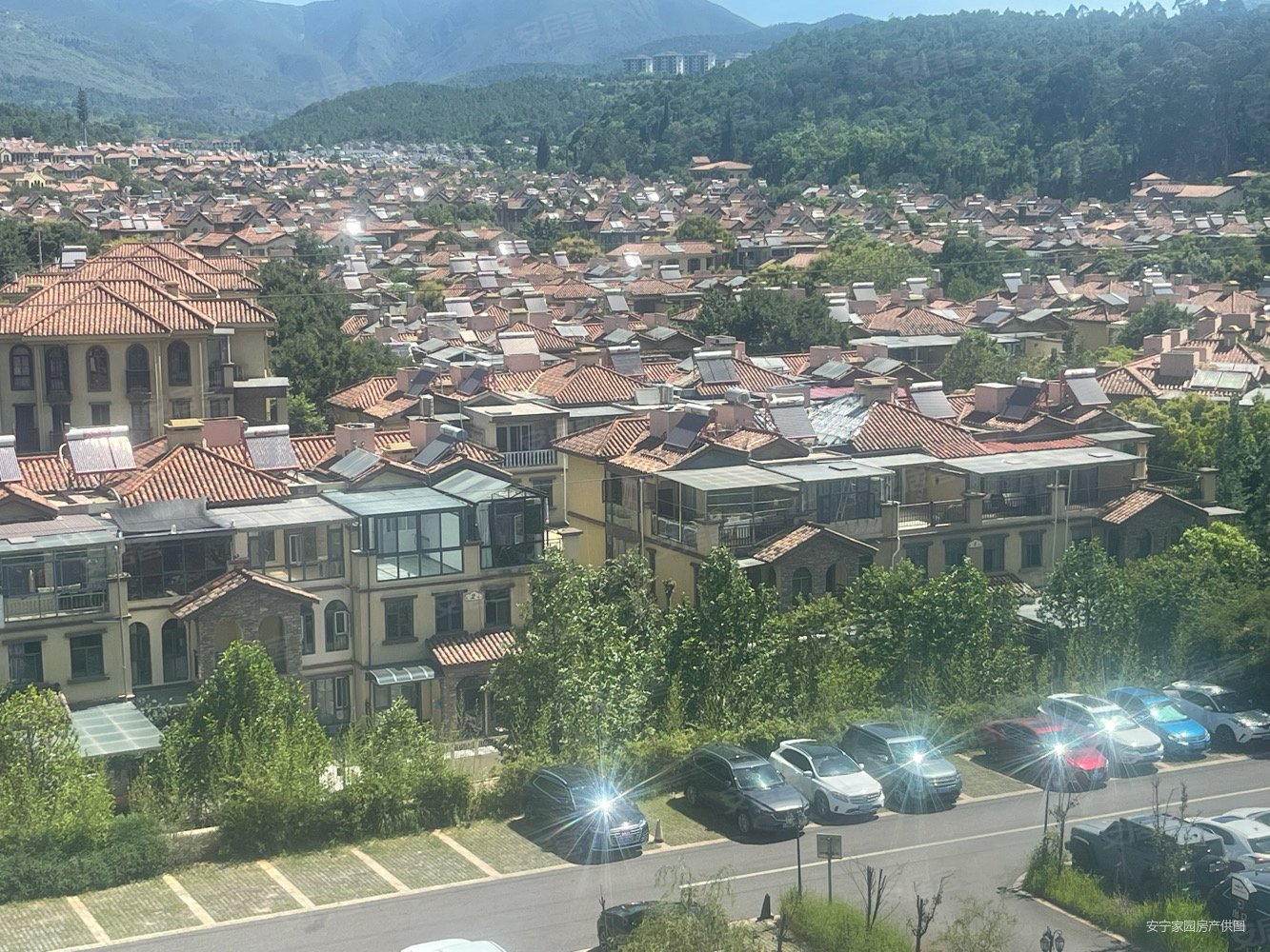 安宁温泉山谷端头房别墅精装修拎包入住使用面积有160平米