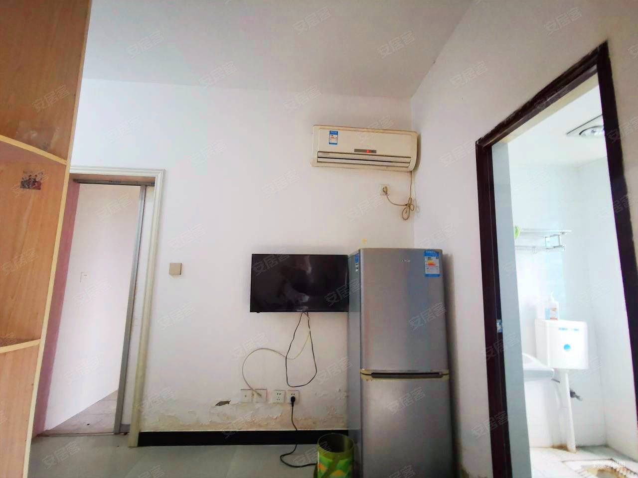 赛力斯旁和合家园二期单间配套,采光极好,诚意出售