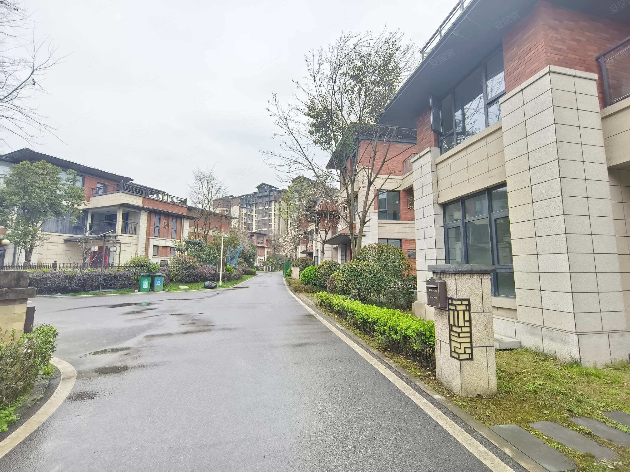 揽山墅内独栋别墅连底4层可做套五套六带前后院子