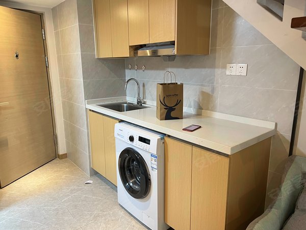 无中介桐泾公园地铁站东吴中西医结合医院桐泾商务广场