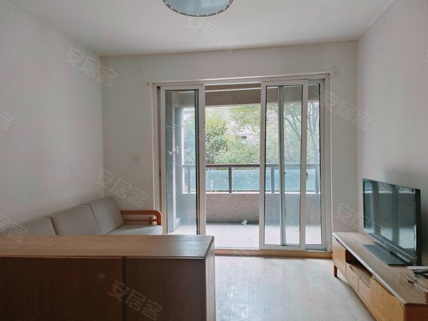 嘉兴南湖南湖街道绿景华庭绿地二期,两房简单装修,看房方便出租房源