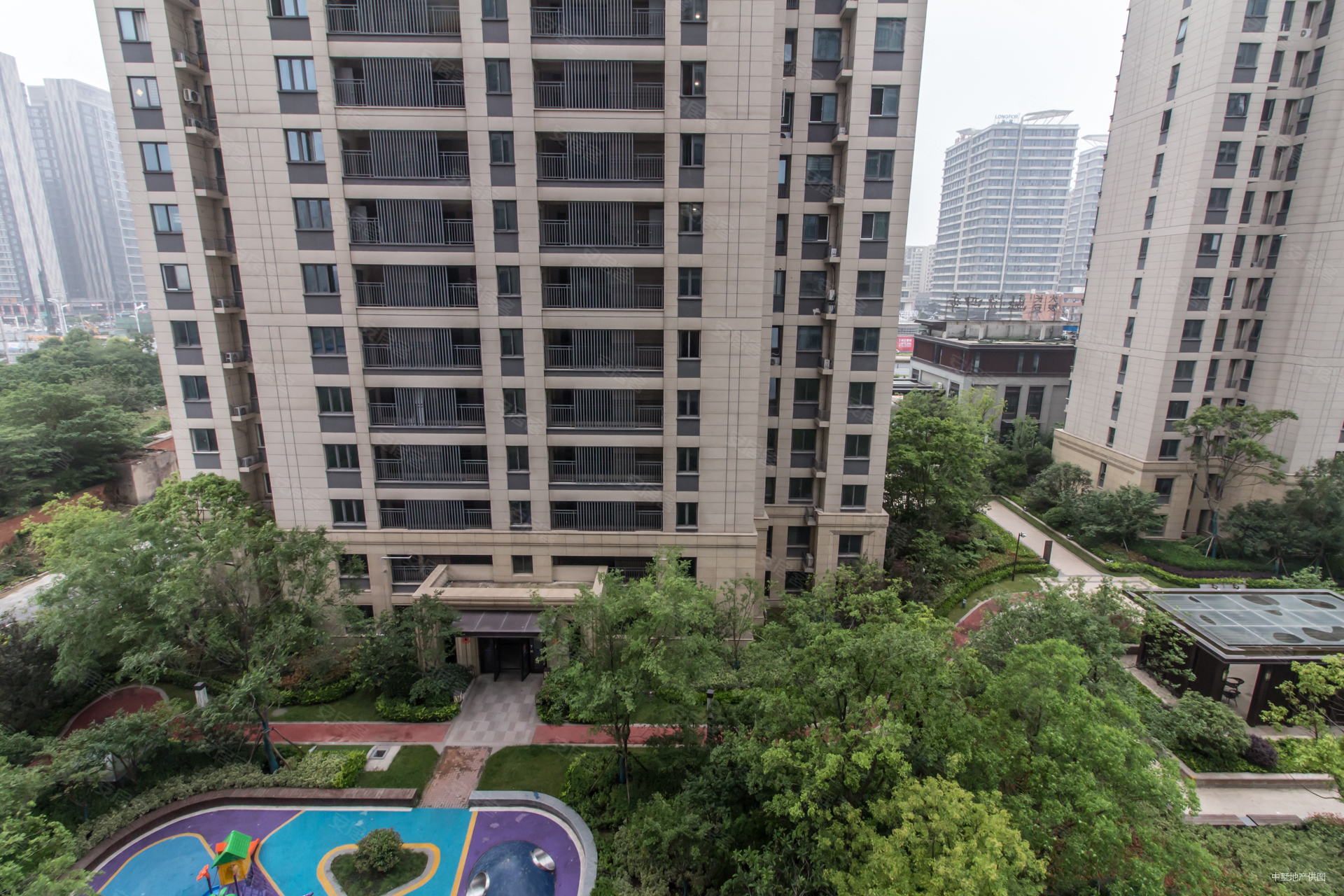 大发长安融悦四季三室两厅两卫地铁口毛坯房