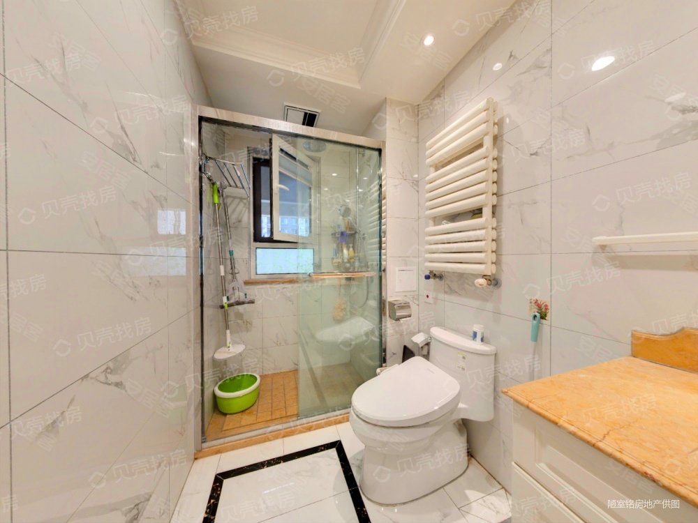 海尔世纪公馆3室2厅2卫124.37㎡南北265万