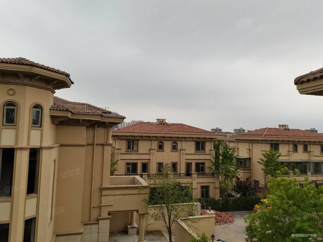 青岛蓝谷高端居住区 独栋别墅445平送400平地下400院