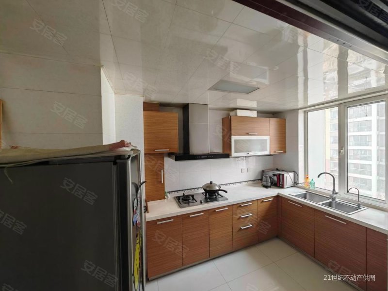 水榭花都电梯小高层三室中间楼层满五急售可谈