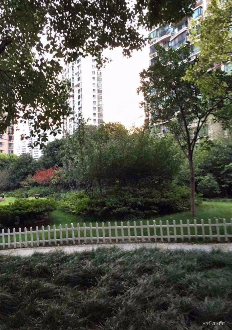 上海房产网>上海二手房>普陀二手房>长寿路二手房>大上海城市花园>