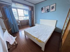 重庆渝中两路口两路口轻轨口 家电齐全 1室1厅1卫押一付一 0中介随时看房出租房源真实图片