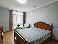 安吉递铺博瑞广场老车站附近，朝南，精装，保养很好，干净整洁，停车方便，出租房源真实图片