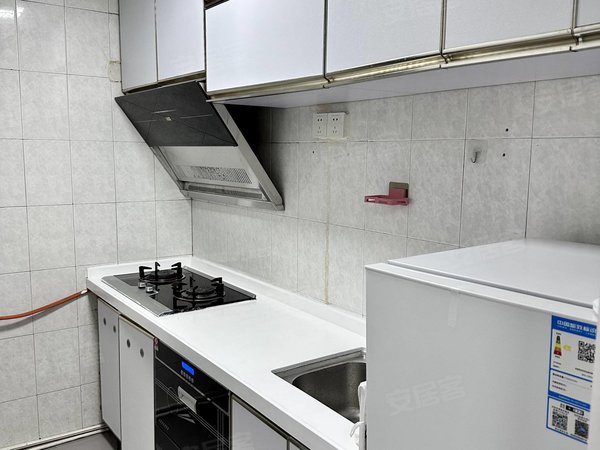 怀化鹤城城北英泰国际(商住楼)无中介 可月付 汉庭酒店楼上 步步高火车站通程 拎包入住出租房源真实图片