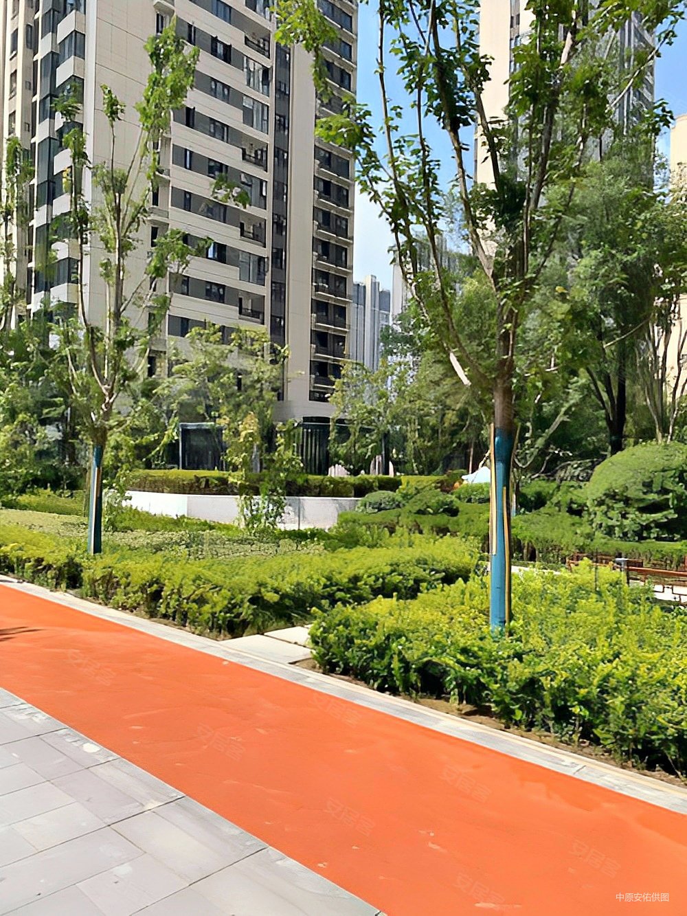 汇泉景悦城2号院3室2厅2卫130㎡南北145万