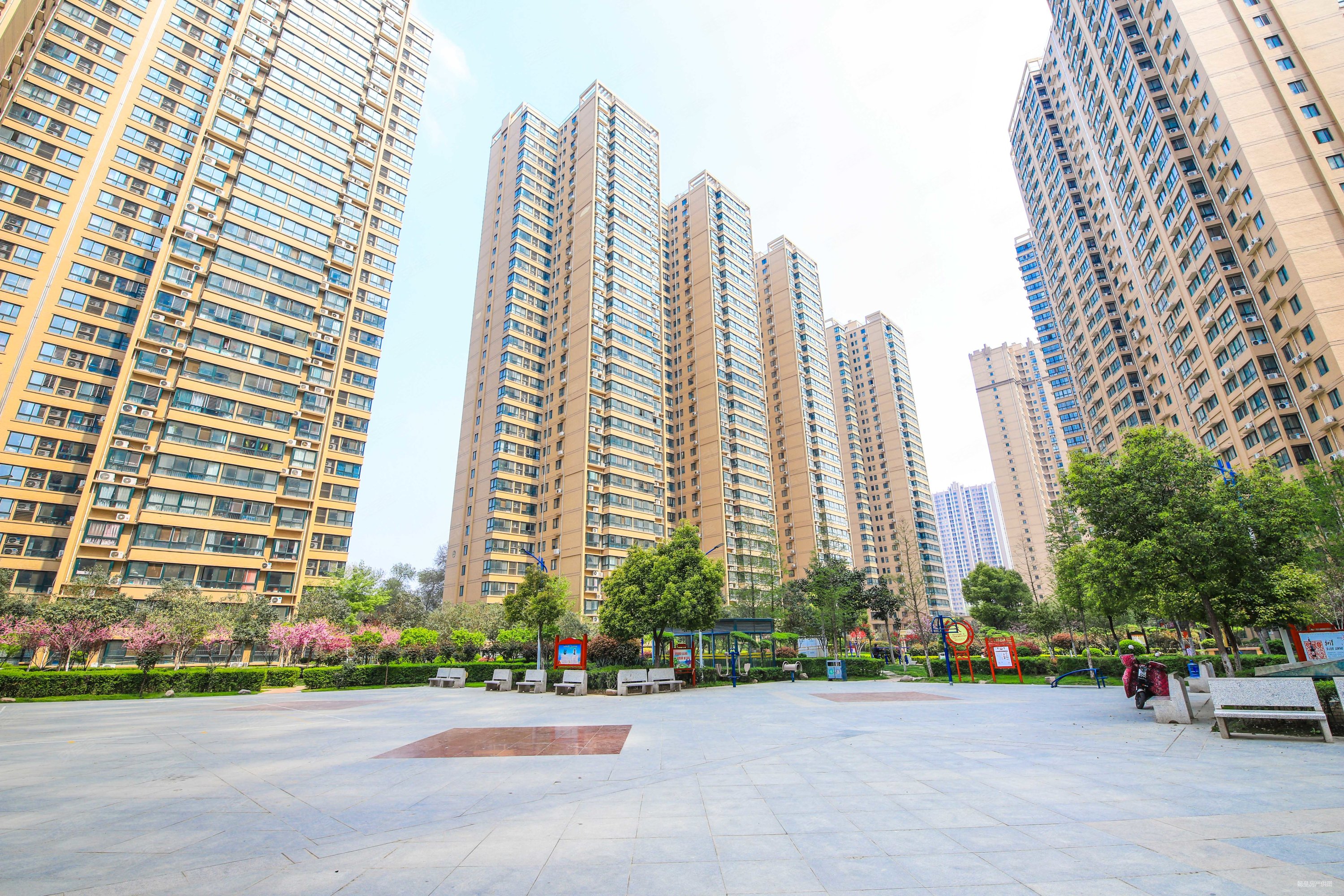 武汉路香港城南华御景城电梯两室满二送家具