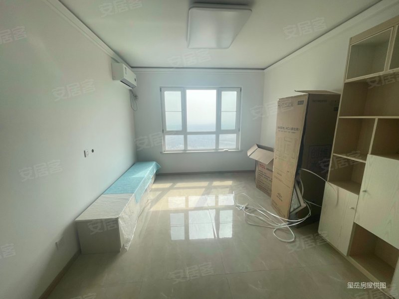 急售亚泰澜公馆送15w精装好楼层两居紧邻武清高铁站