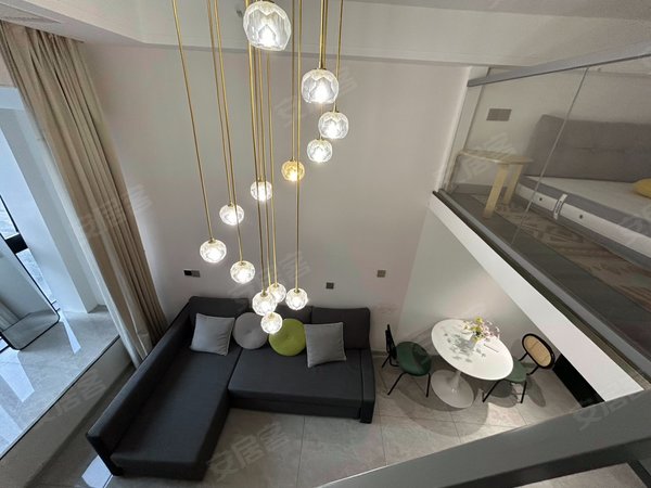 西安高新区软件园美墅希尔顿美墅 精装loft 可月付 视野好 拎包入住