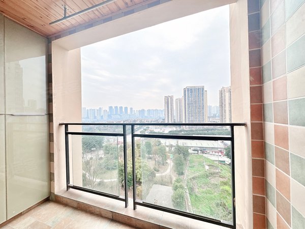 重庆九龙坡陈家坪中国铁建玖城壹号环线旁,玖城壹号精装两房外大阳台