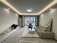 新乡红旗市政府豪华装修3室新小区环境不错宝龙附近不远有钥匙！胖东来工学院走出租房源真实图片