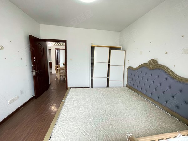 上海浦东临港新城宜浩佳园宜浩佳园 2室2厅1卫 南北通透 89平 电梯房