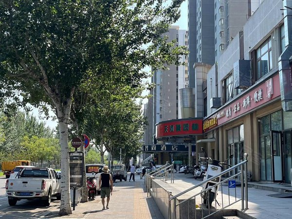 金盏嘉园主卧出租望京大山子798恒通国际酒仙桥地坛医院蟹岛