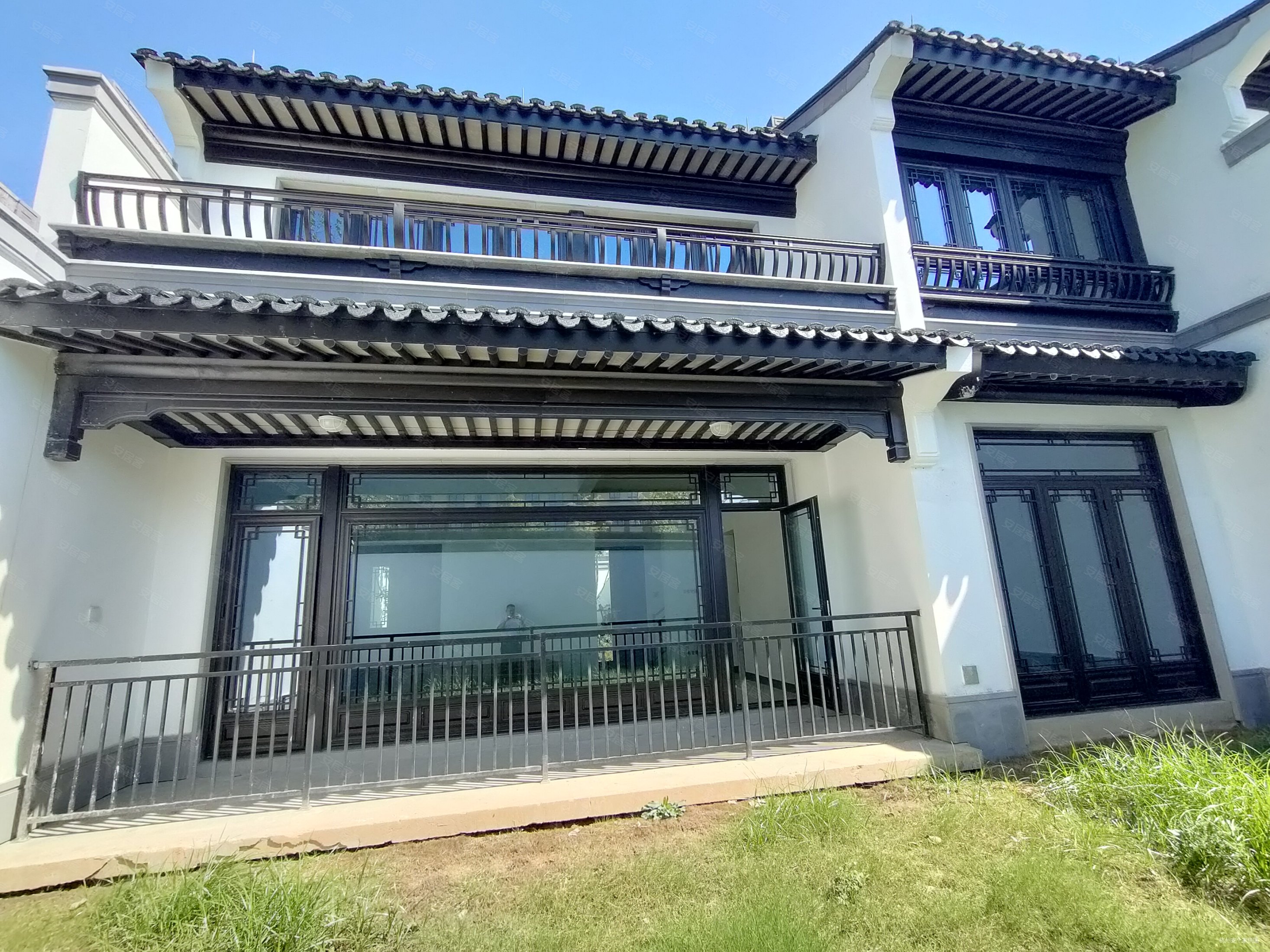 九龙仓雍景山(别墅)4室2厅2卫142.21㎡南520万