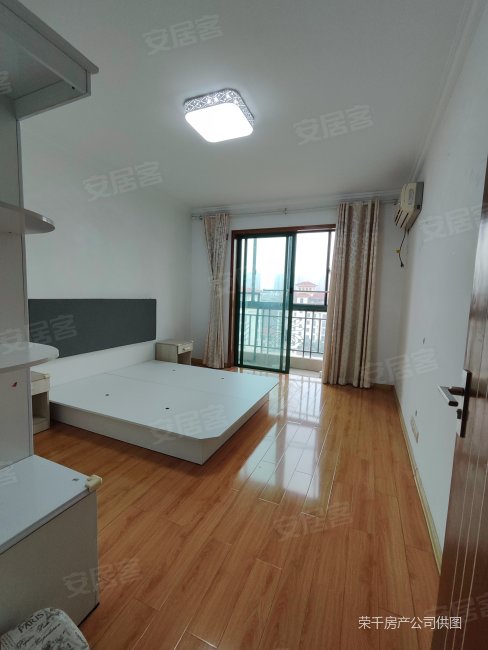 视野开阔采光刺眼,银河湾花园二手房,243万,3室2厅,2卫,133平米-南京