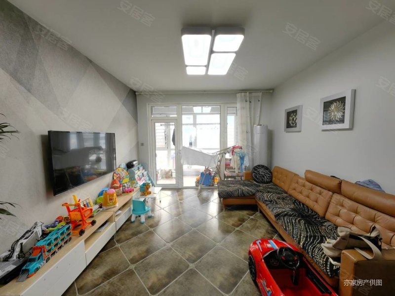 保利达江湾城临奥莱南北通透三居室楼层好采光好交通便利