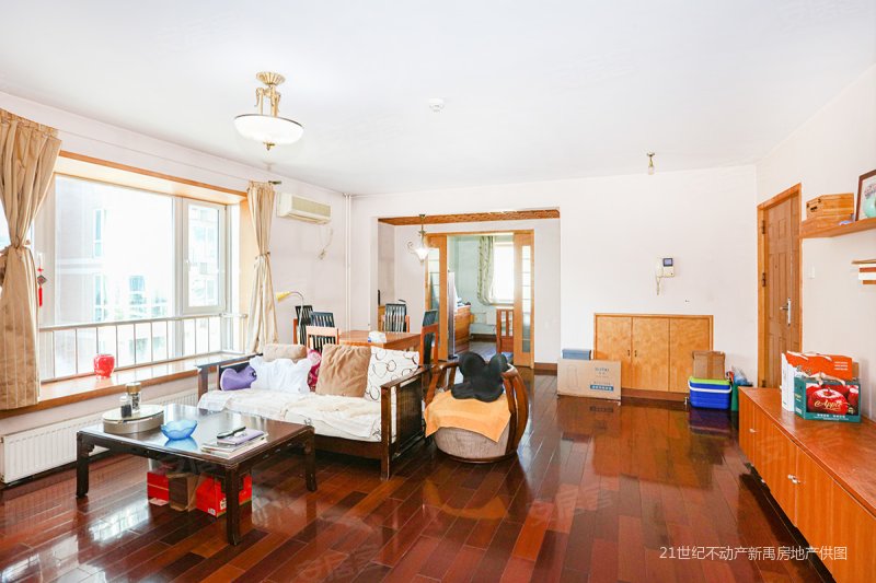 国兴家园3室2厅2卫123.35㎡南北1900万