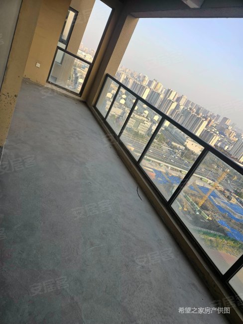 御澜湾纯毛坯有钥匙随时可以看房