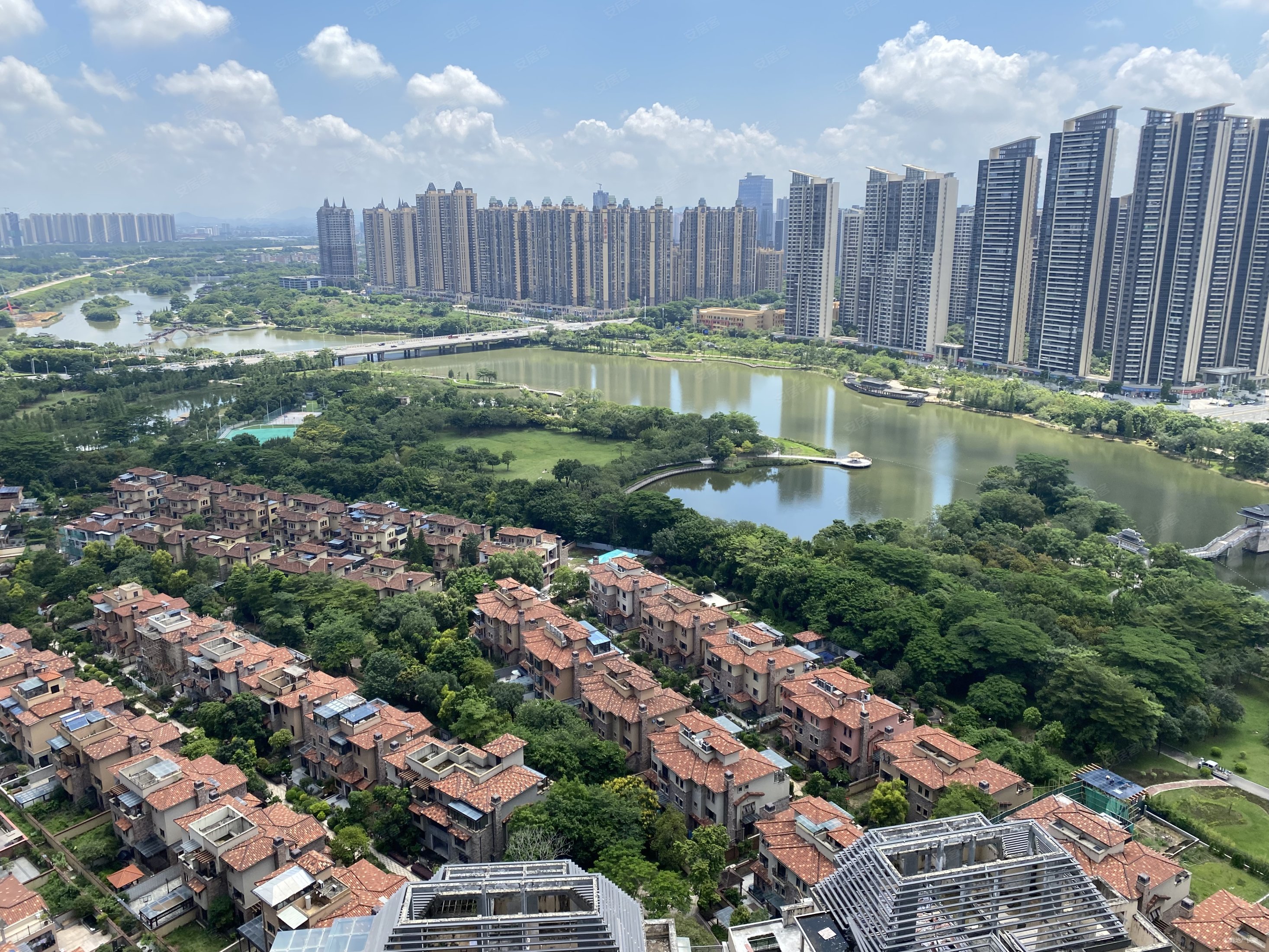 方直珑湖湾3室2厅2卫136.44㎡南北390万