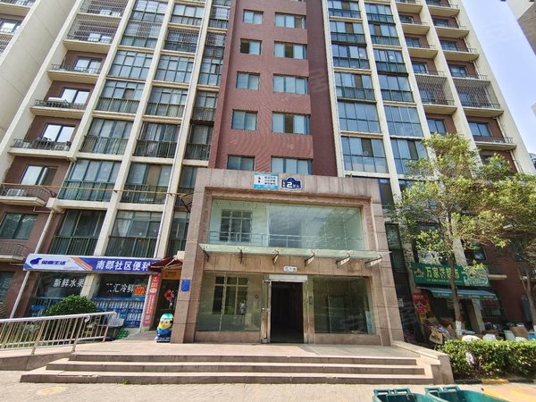 郑州管城管南片发展南郡五号线航海广场 发展南郡 5室2厅2卫  电梯房