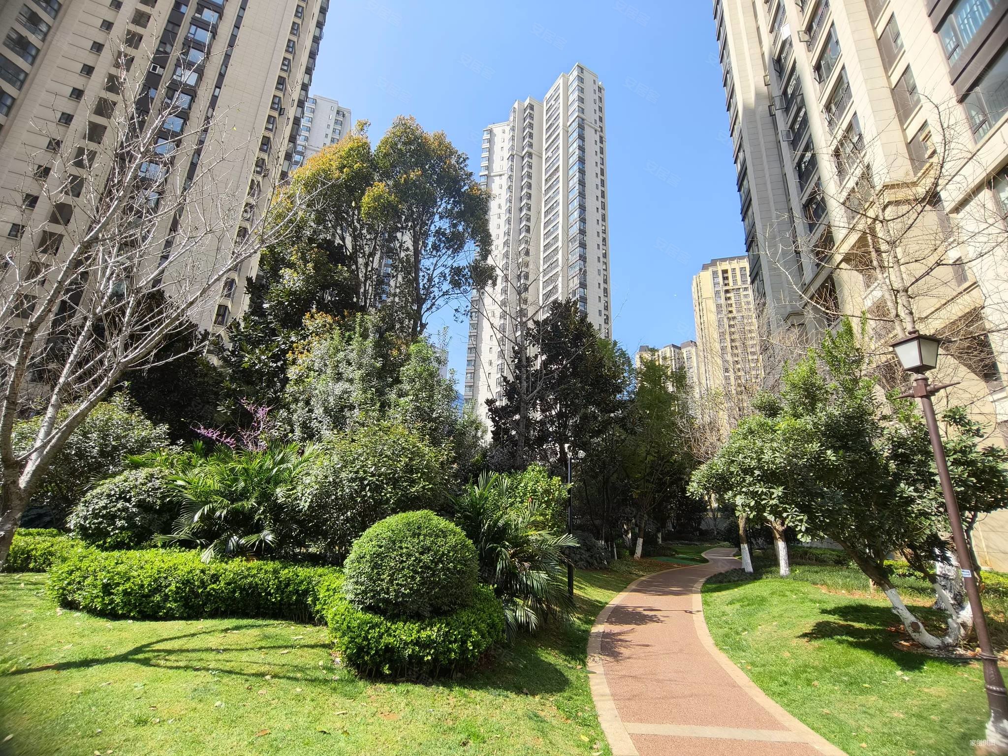 西山区金地九樾精装三房次新小区中间楼层视野开阔