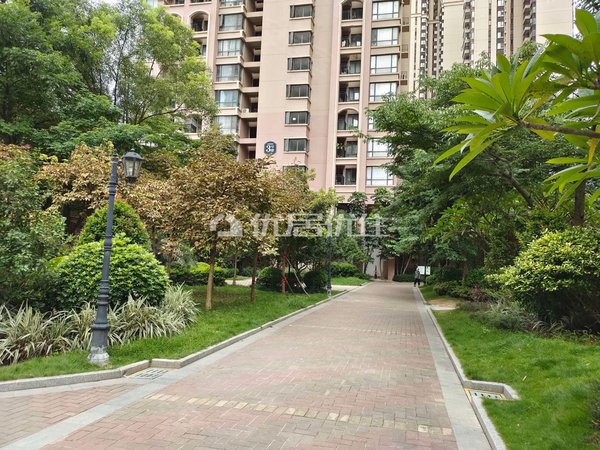 【多图】云星钱隆御景,区政府租房,长堽路地铁口精装三房两厅两卫配齐