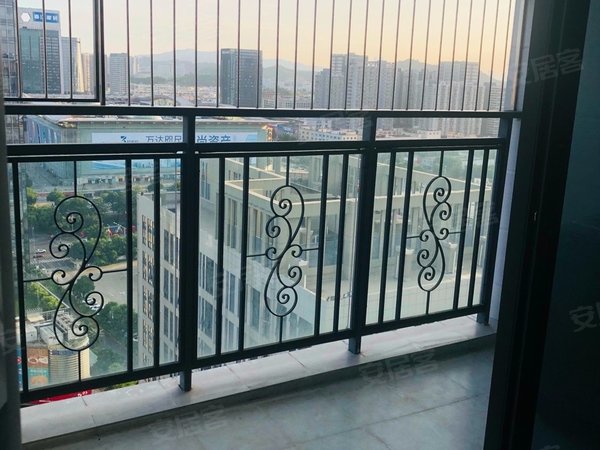 深圳龙华金地梅陇镇金地梅陇镇(四期)急租!