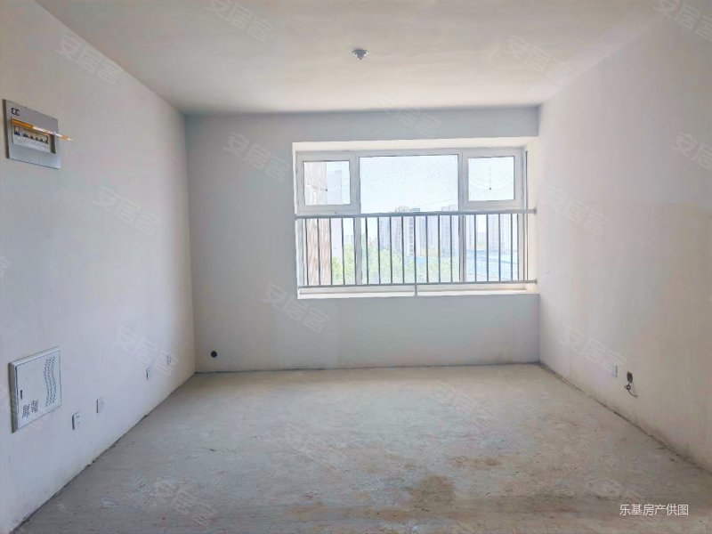 万德御景峰 96平 一南卧室一北卧室东边客厅有大窗 通透全明