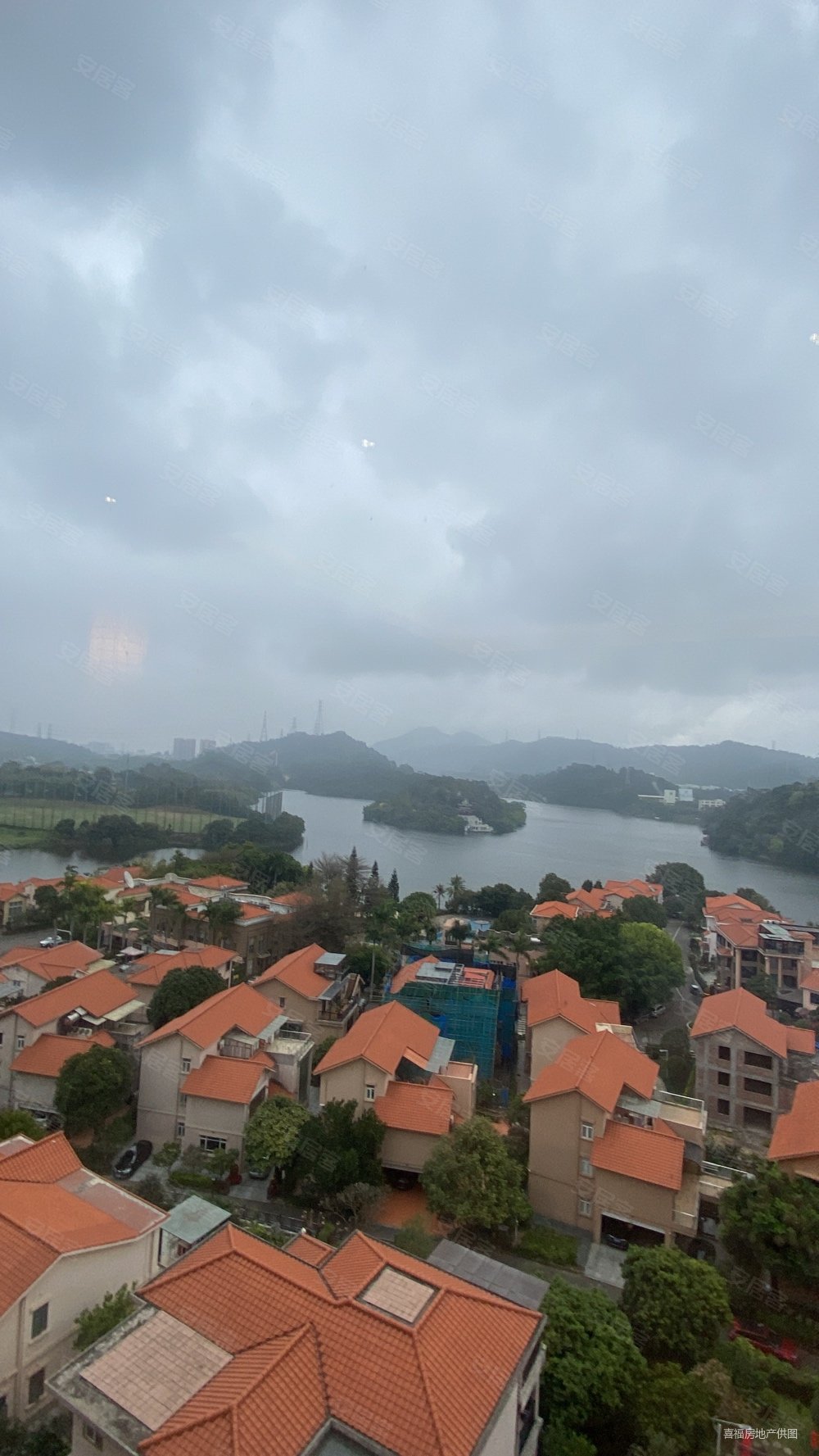 莲花山下莲花别墅带大露台看一线湖景高尔夫球场价格可谈
