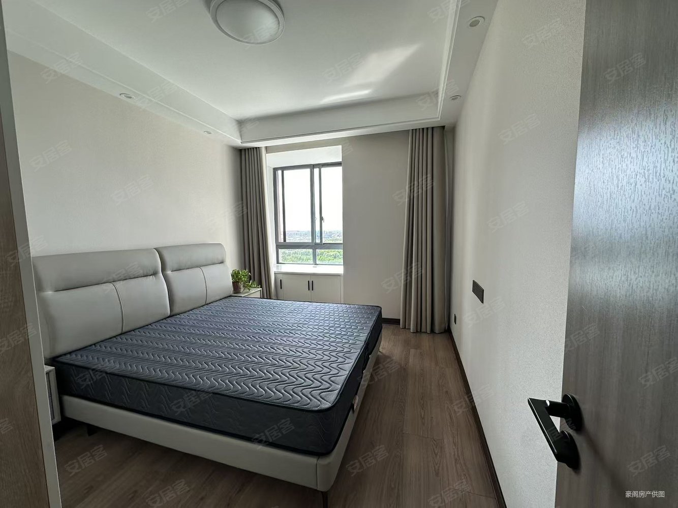 冠城华府3室2厅1卫108㎡南北79.8万