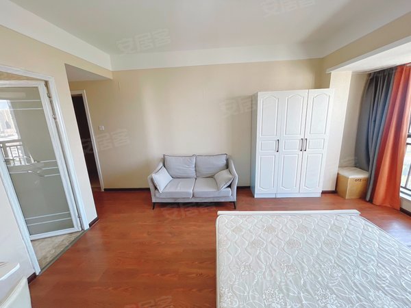 昆明官渡国贸中心米兰春天金马水果市场！24小时热水！圣世一品！无中介月付！关上国贸出租房源真实图片