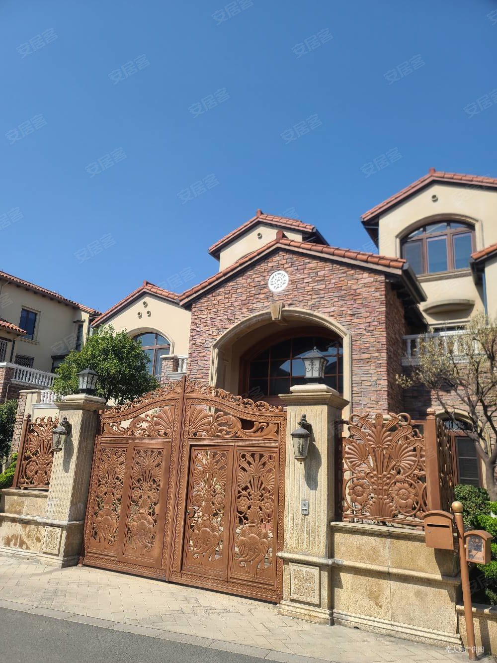 市区独栋别墅 俯瞰姚江 视野 大花园毛坯 房子诚心出售的,阳光威尼斯