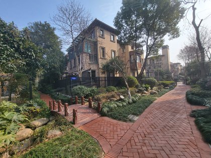 龙湖郦城蓝湖香颂别墅