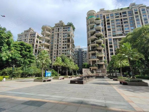 深圳南山后海天骄华庭海月地铁口 天骄华庭  进门20平方米花园  南北