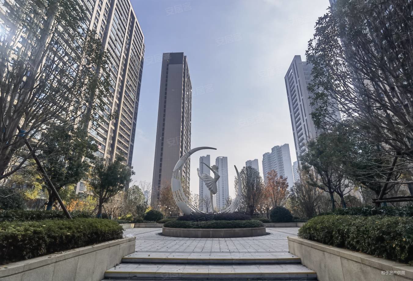 德加公馆电梯房高层东灿135平精装修255万