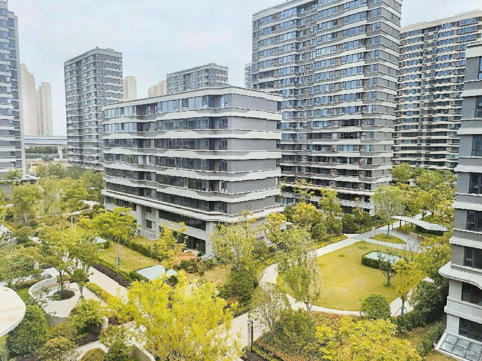 旭辉翡翠江来商品住宅洋房楼层好南北通透双卫格局