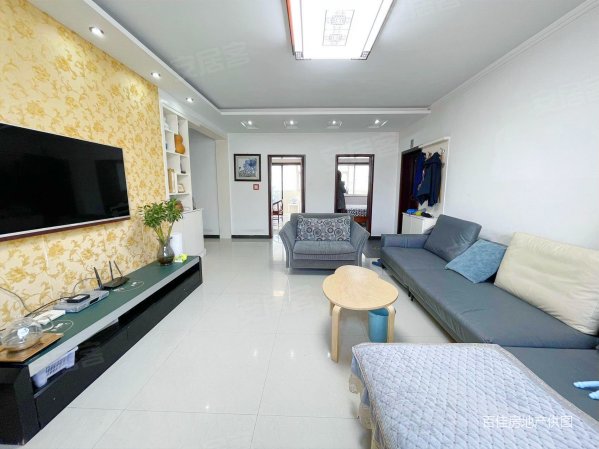 银山花园3室2厅2卫135㎡南119万