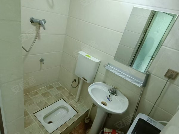 宜昌西陵东门金岭苑业主本人!CBD国贸商圈云集路天桥旁 金岭苑单间带独卫!月付出租房源真实图片