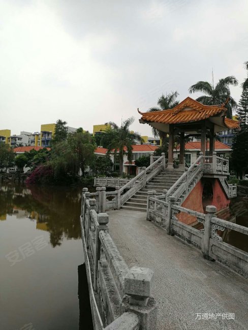 丽湖山庄(别墅)6室2厅3卫245㎡南北625万