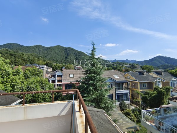 杭州富阳银湖秀水山庄6号线银湖站150米 秀水山庄小独栋 居家住或办公