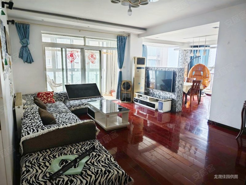 江南明珠园,电梯小洋房,公摊小,居住舒适!