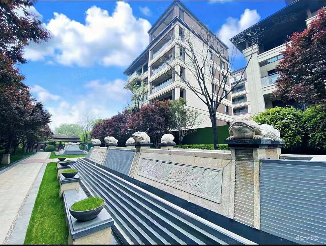 客厅挑空6米清凉山公园畔清凉山居三房两卫实用高