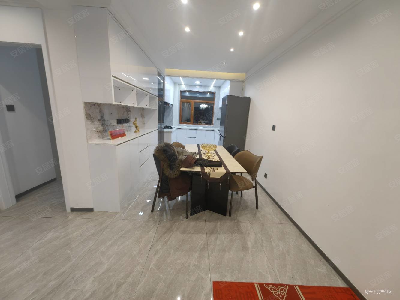 世纪嘉园3室2厅2卫141㎡南北94.8万