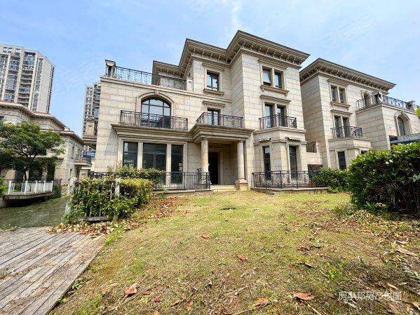 钓鱼台别墅5室2厅5卫369.19㎡南北1270万